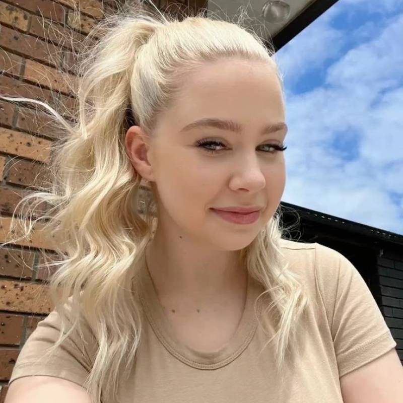 Rose, 27