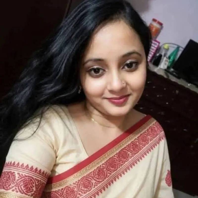 Chandni, 22, taxes