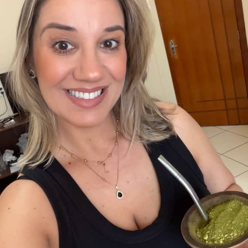 isabella, 41, Brazil