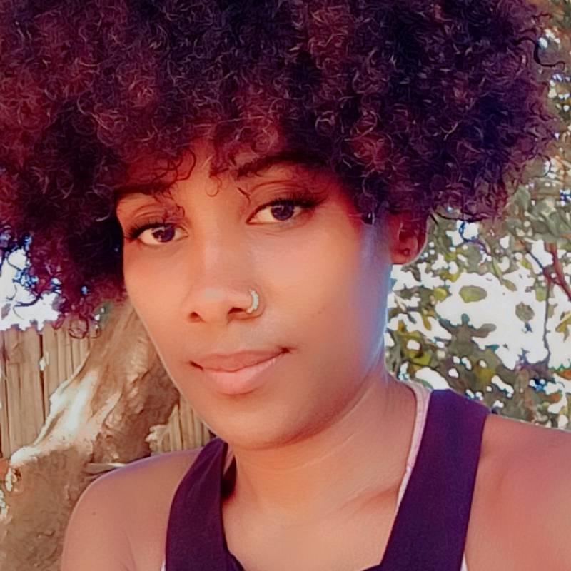 Abi, 27, Ecuador