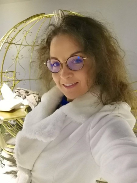 Rose, 41, Living in Madrid Spain