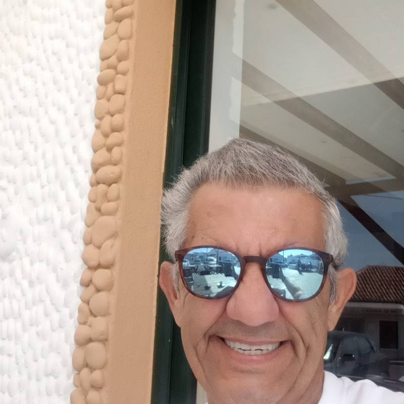 antonioi, 63, Ghana