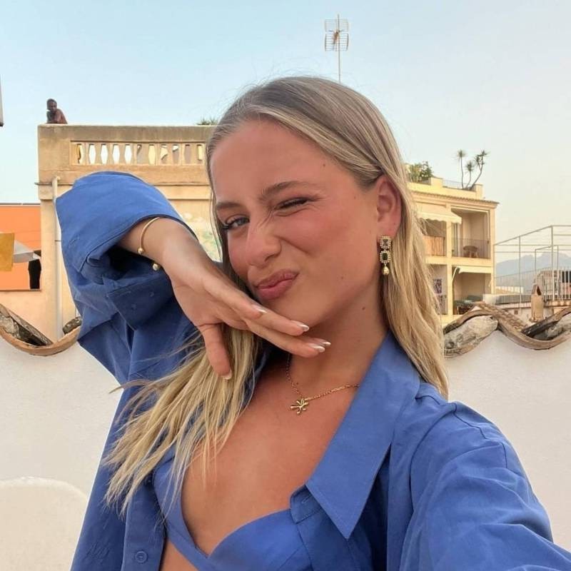 Arianna, 37, Exeter