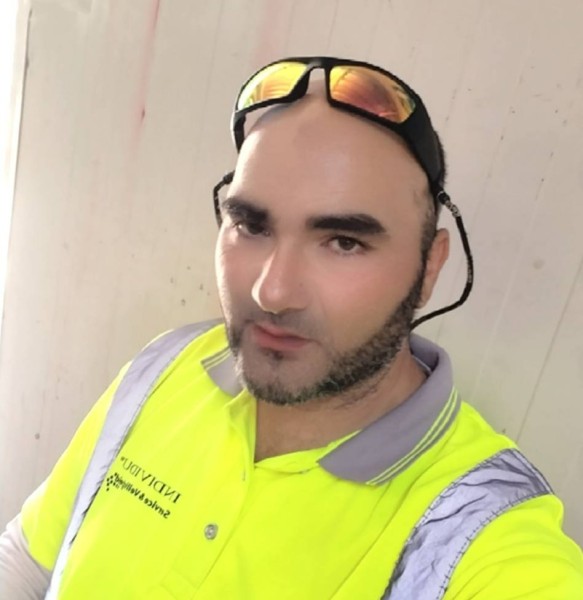 Adil, 42