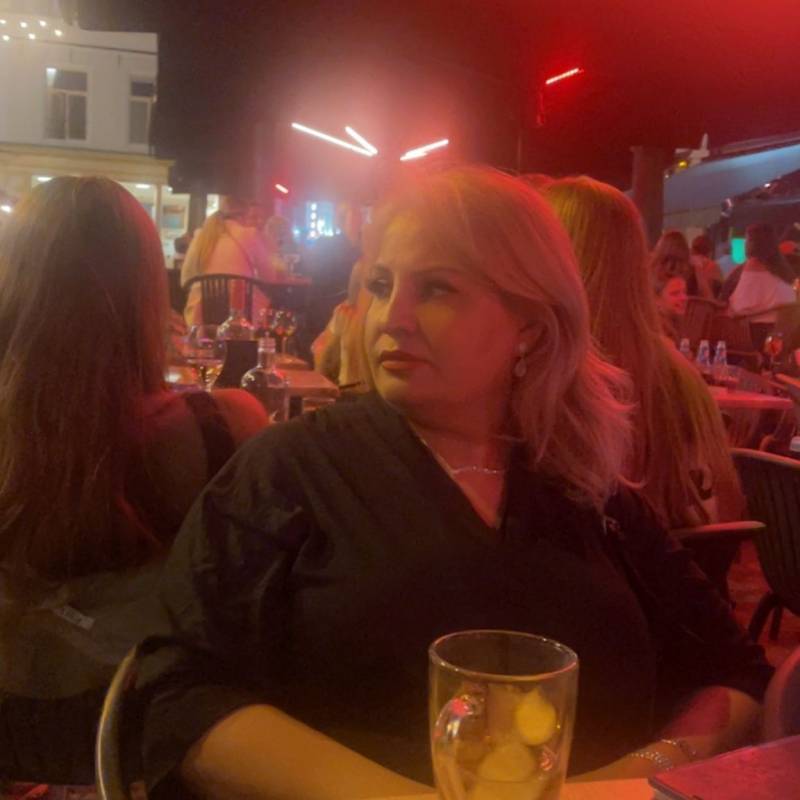 SARAH, 52, stanbul