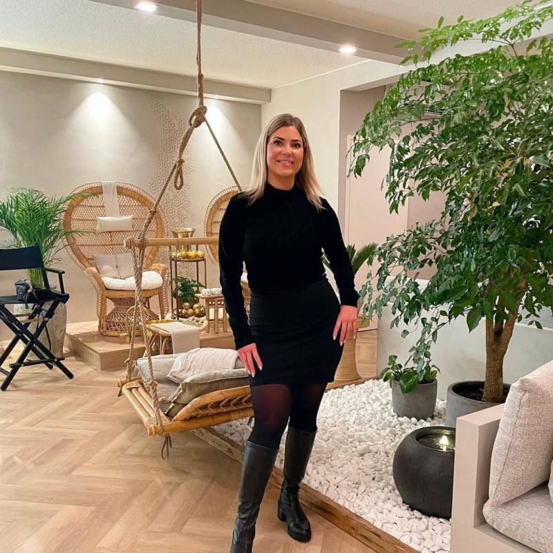Julie, 35, Yes