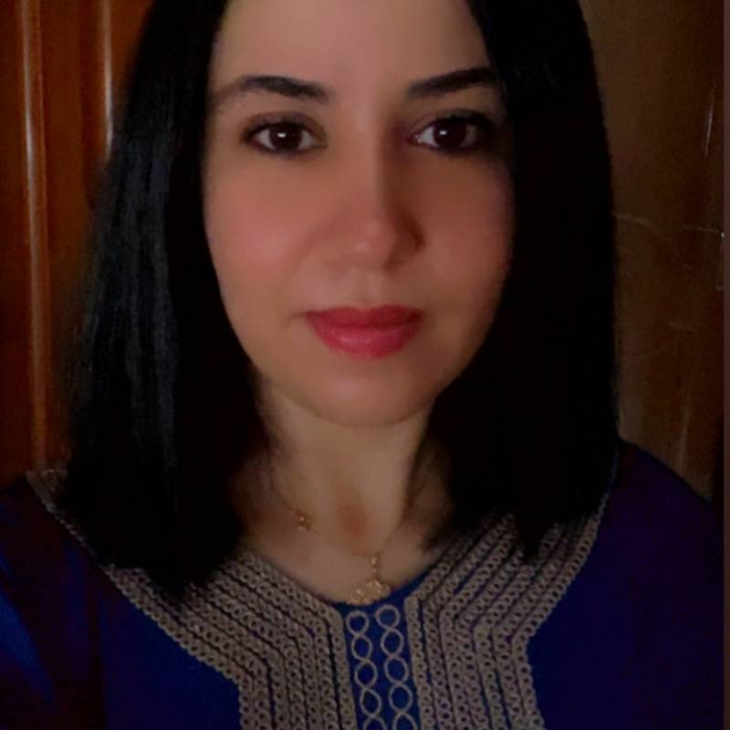 Rajae, 37, Paris