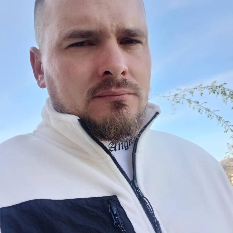 Alexandru, 37, Connecticut