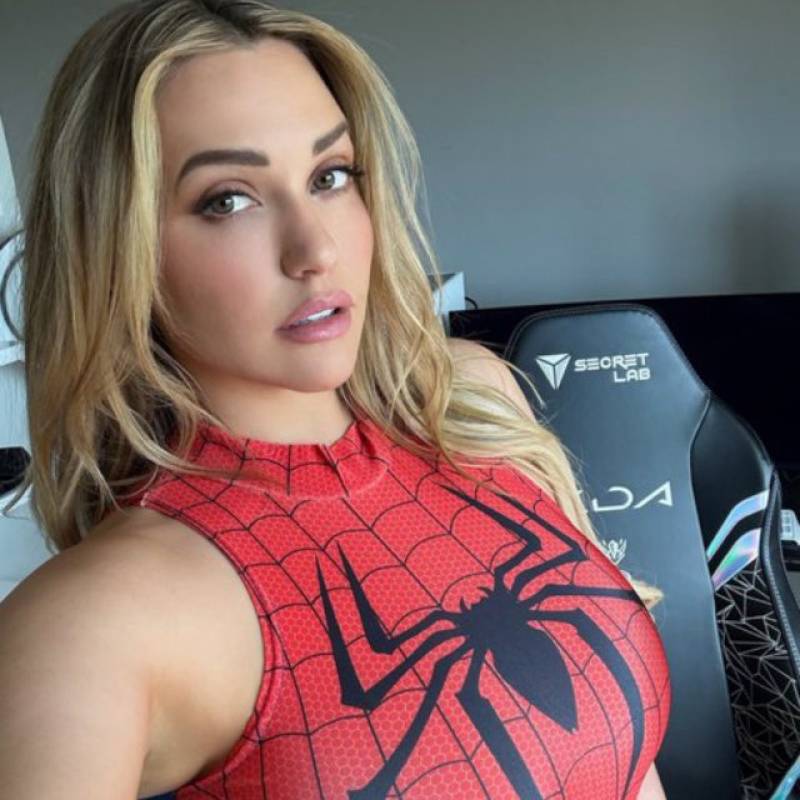 Whitney, 22, Aubervilliers