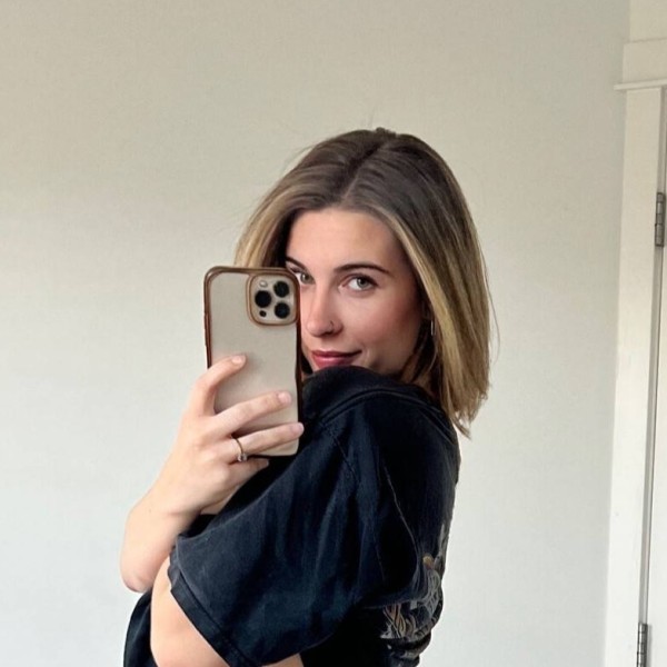 Riley is, 28, Pakistan
