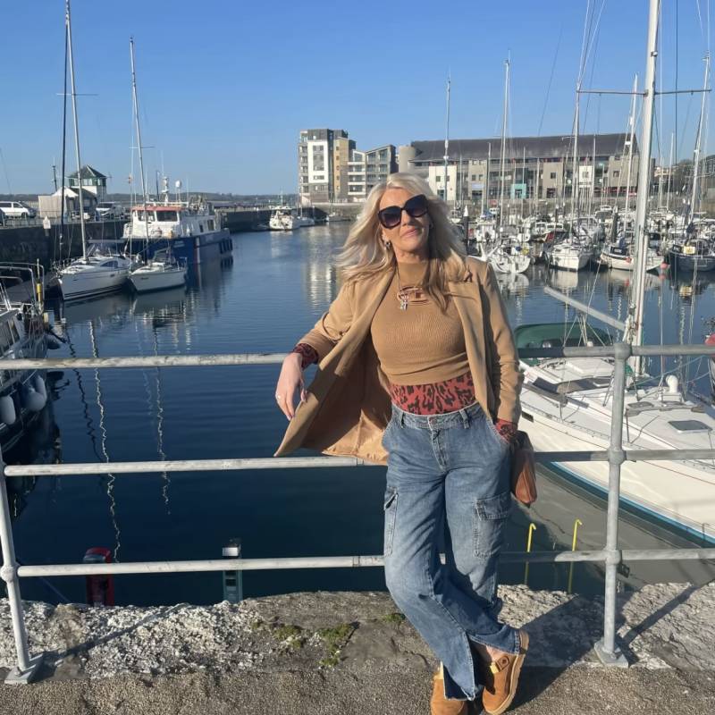 Tania, 45, Montreal