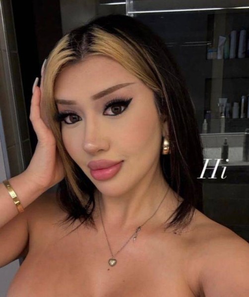 Clara, 29, Gambia