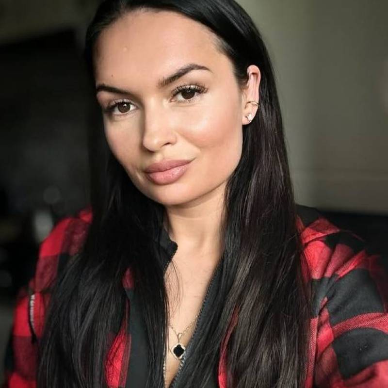 yulia, 39, Hello My name is Aime Bien I registered here in search of a life partner and I found your profile attractive so I decided to drop a message for you to