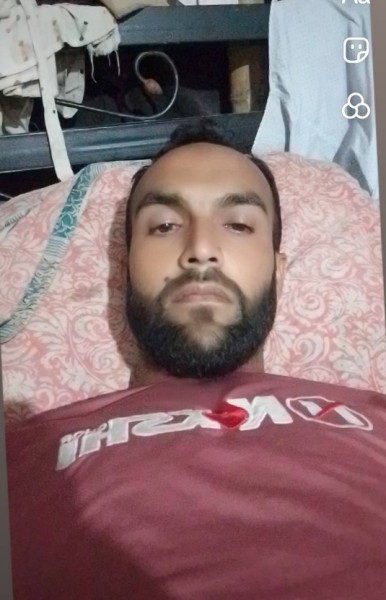 Mr, 26, Living in Madrid Spain