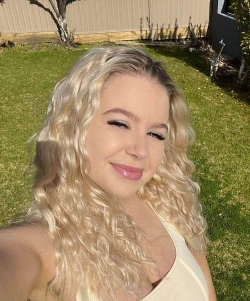 Mai Makova, 37, london