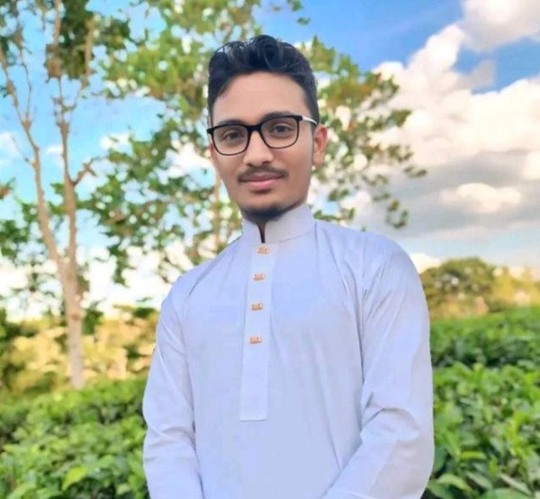 Esrafil Ahmed Ismail, 19, nogha