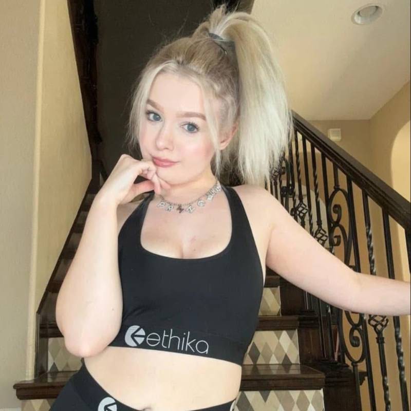Victoria carmicheal, 27, Cameroon