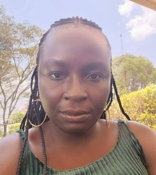 Yvonne, 27, Senegal