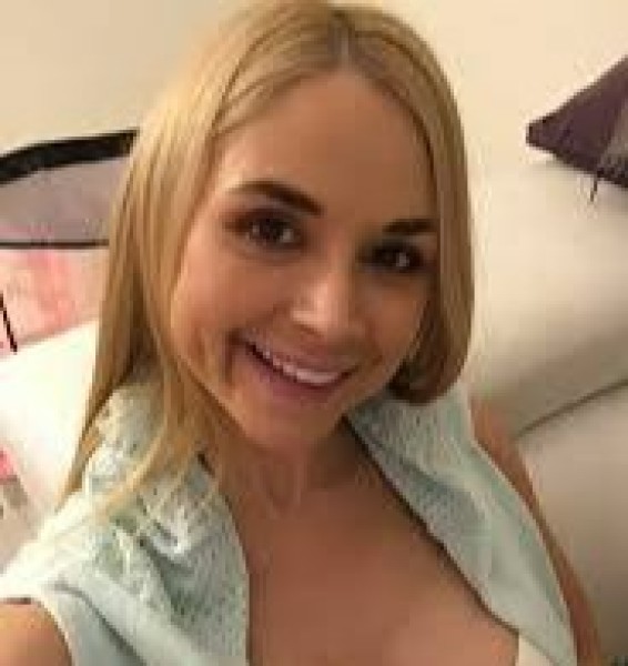 bella, 40, Bangladash