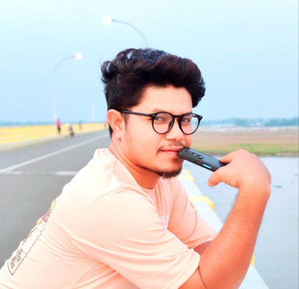 Abir Ahmed, 25, Holzwickede