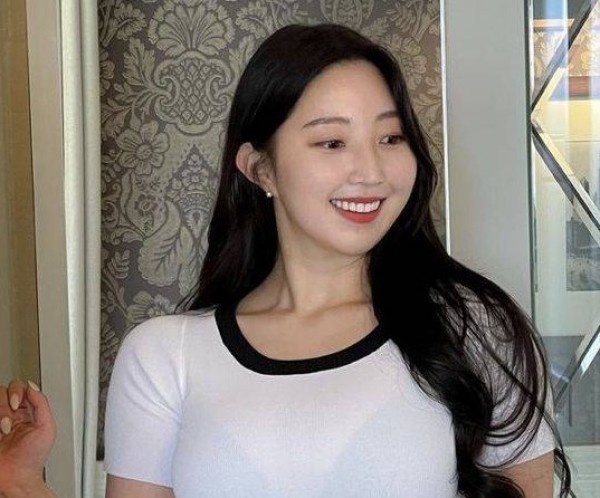 Fang, 30, United Arab Emirate