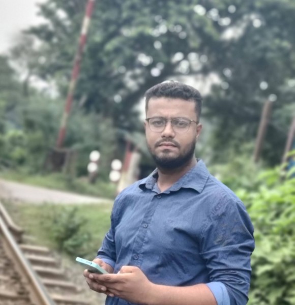 Akas, 29, DHAKA Bangladesh