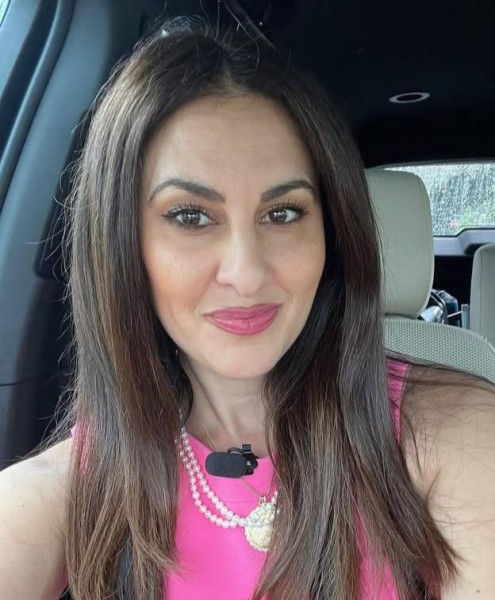 Lorrie Phillips, 53, Nigeria