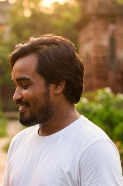 Alom, 37, DAKAR