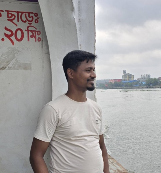 MONIR, 25, Current in pakistan