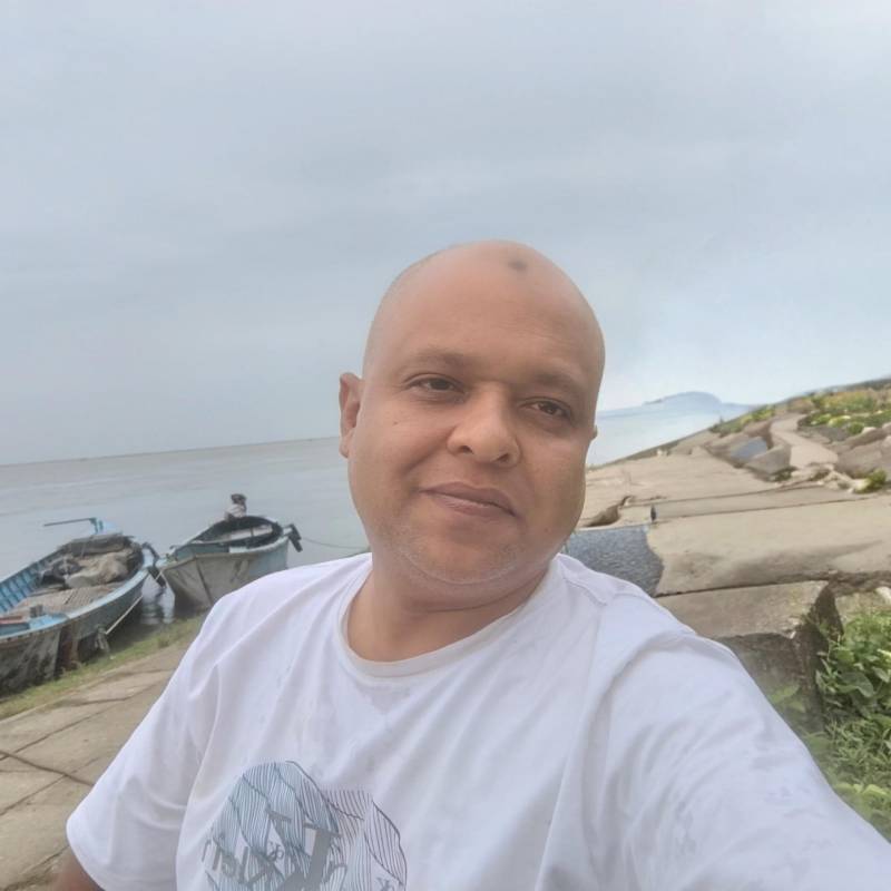 Khan, 28, lisbon