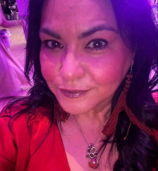 Elina, 53, Canada