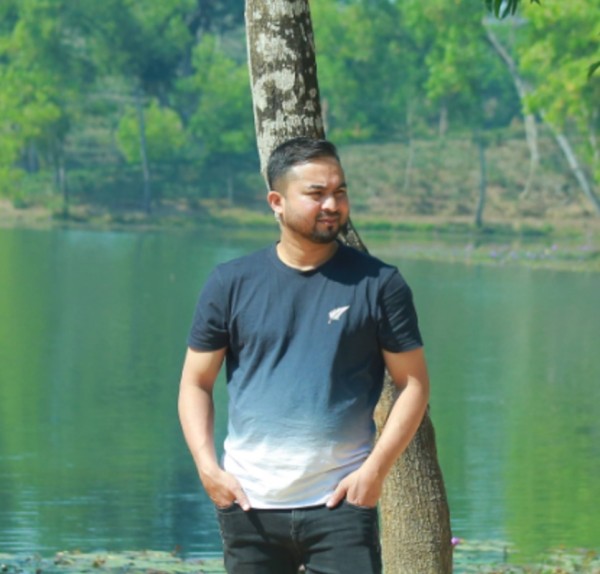 Murshed, 35, Douala
