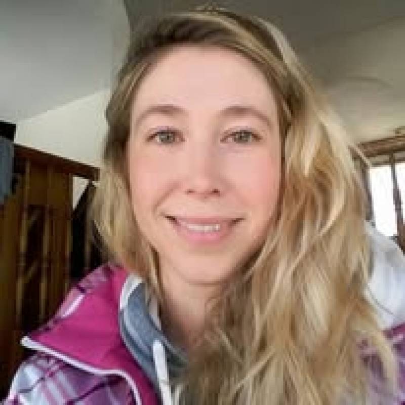 Lisa, 47, garland