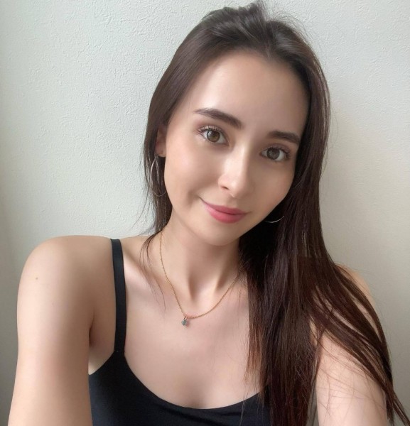 Luna, 36, Victorville California
