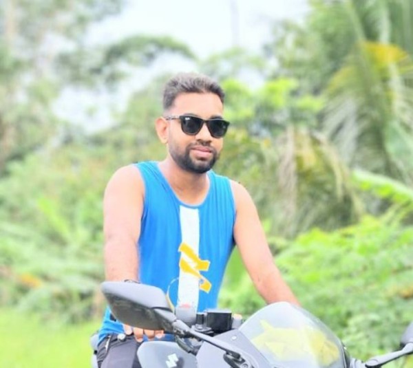 Ador, 31, Brazil
