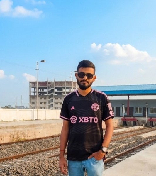 Subrata Majumder, 31, Vico del gargano