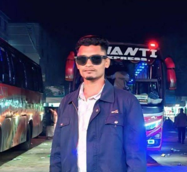 MD riyadul Islam, 25, Chapai Nawabganj Rajshahi Bangladesh