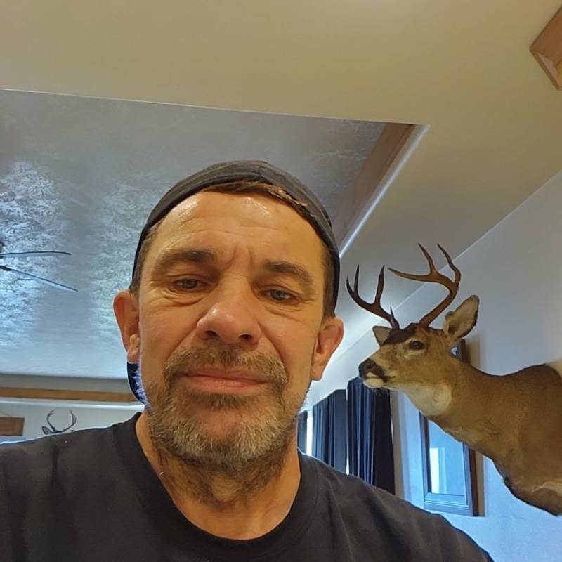 https://fivedate.com dating Russell in United States