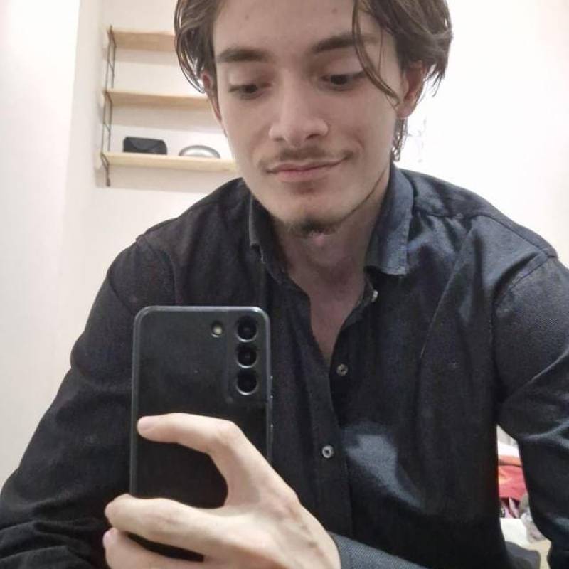 https://fivedate.com dating Giorgi in Georgia