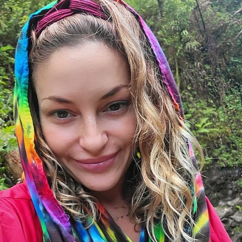 https://fivedate.com dating Rose in United States