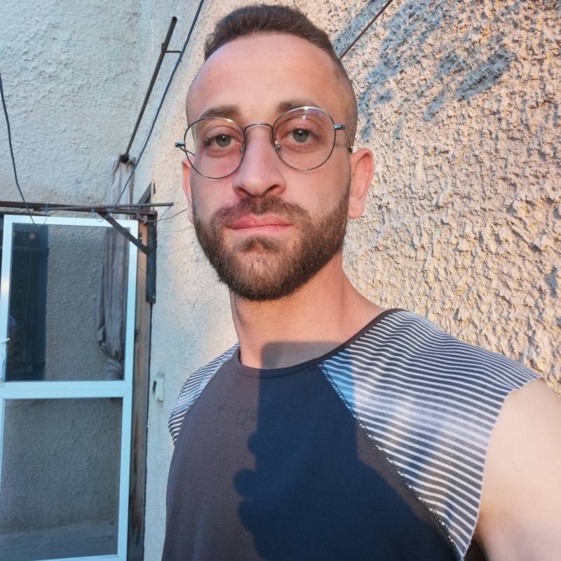 https://fivedate.com dating ARSMAH in Palestinian