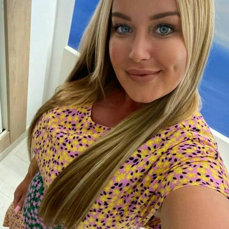 Emilia112 dating