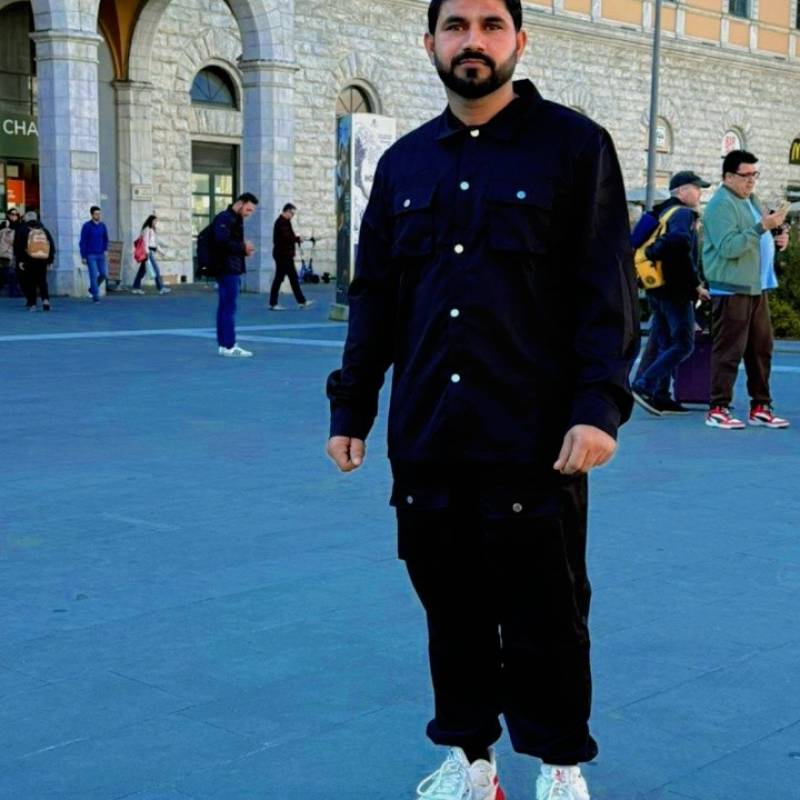 https://fivedate.com dating Babar in Pakistan