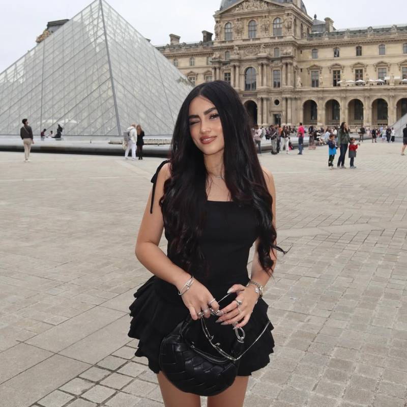 ElsaKalinina dating