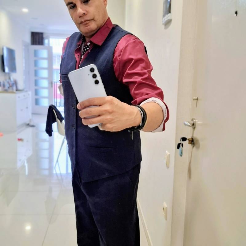 Eytan dating