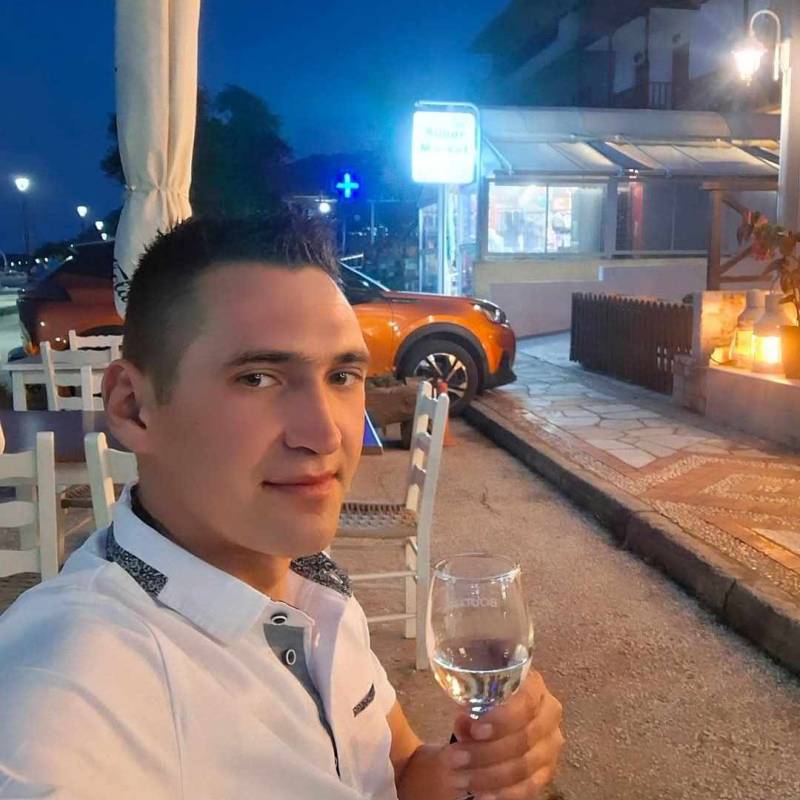 https://fivedate.com dating Alex_09 in Greece