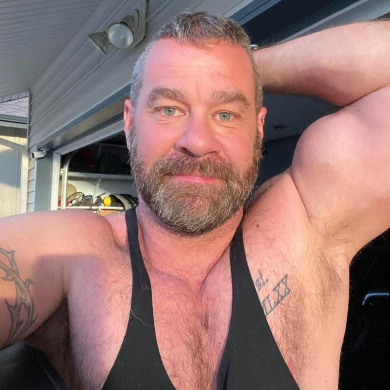 https://fivedate.com dating Brian859 in United States