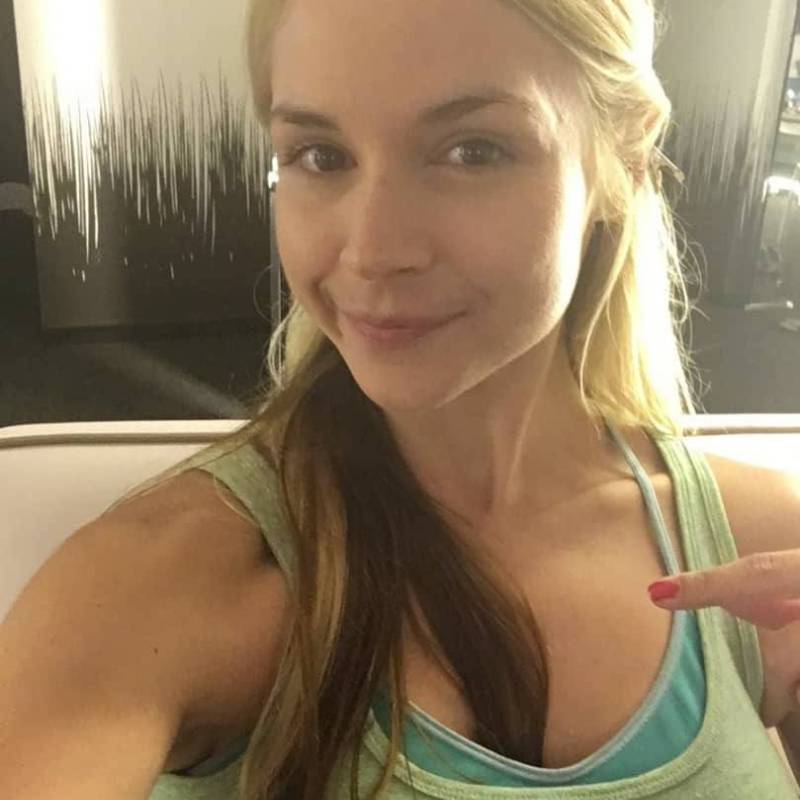 Olivia26528 dating
