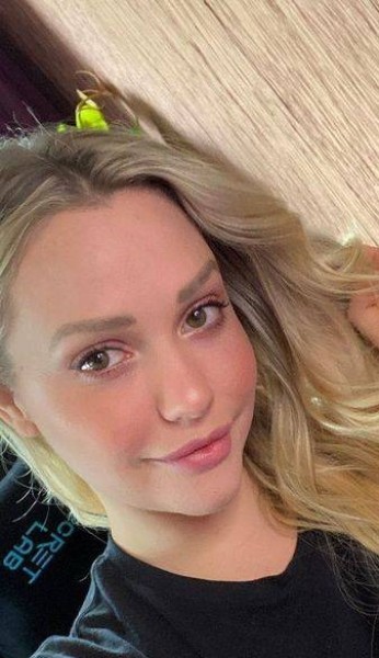 MarymoodyAlex32938 dating