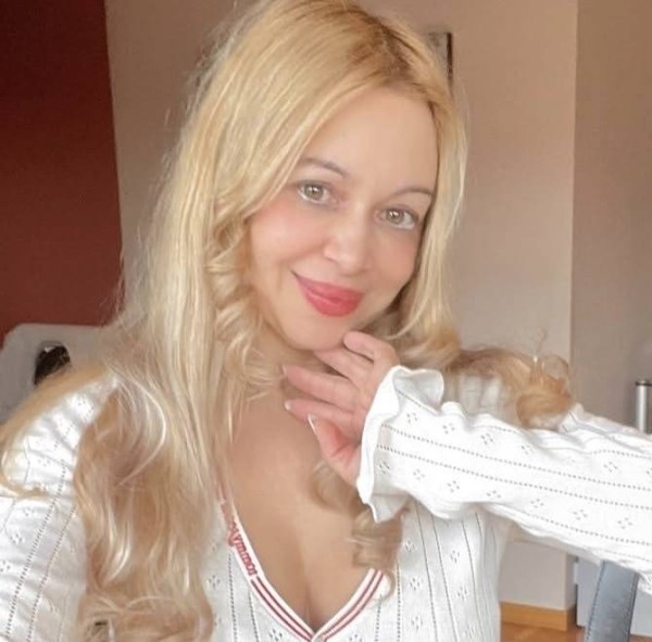 Joyce73127 dating